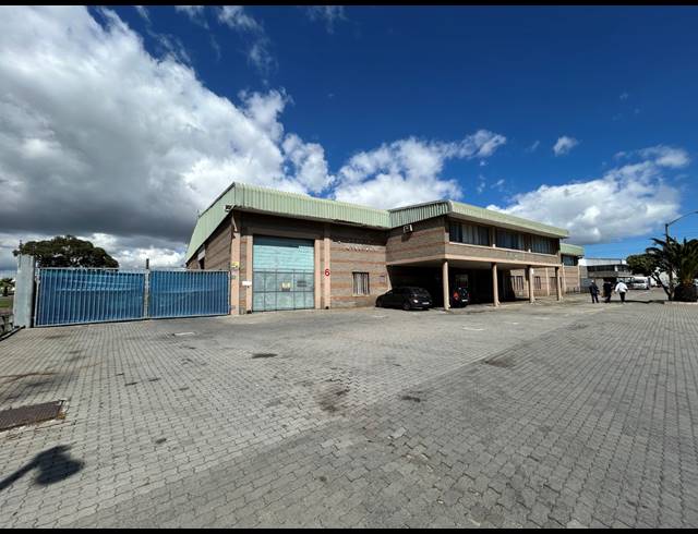 2,443M² WAREHOUSE TO LET IN EPPING INDUSTRIAL